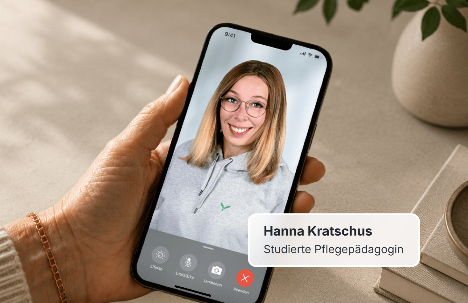 Hanna Kratschus - Examinierte Altenpflegerin und studierte Pflegepädagogin